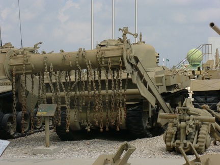 M4A4 Sherman Crab - z trałem przeciwminowym