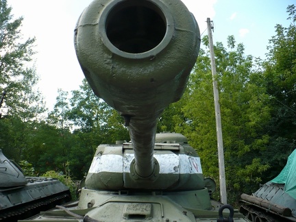 IS-2