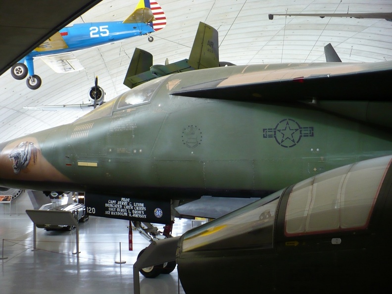 General Dynamics F-111E i jego kapsuła