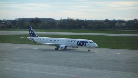 Embraer ERJ-195LR we Lwowie
