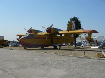 Canadair CL-215