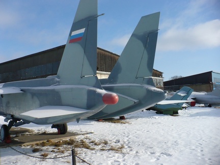 Jakowlew Jak-141 - ogon samolotu